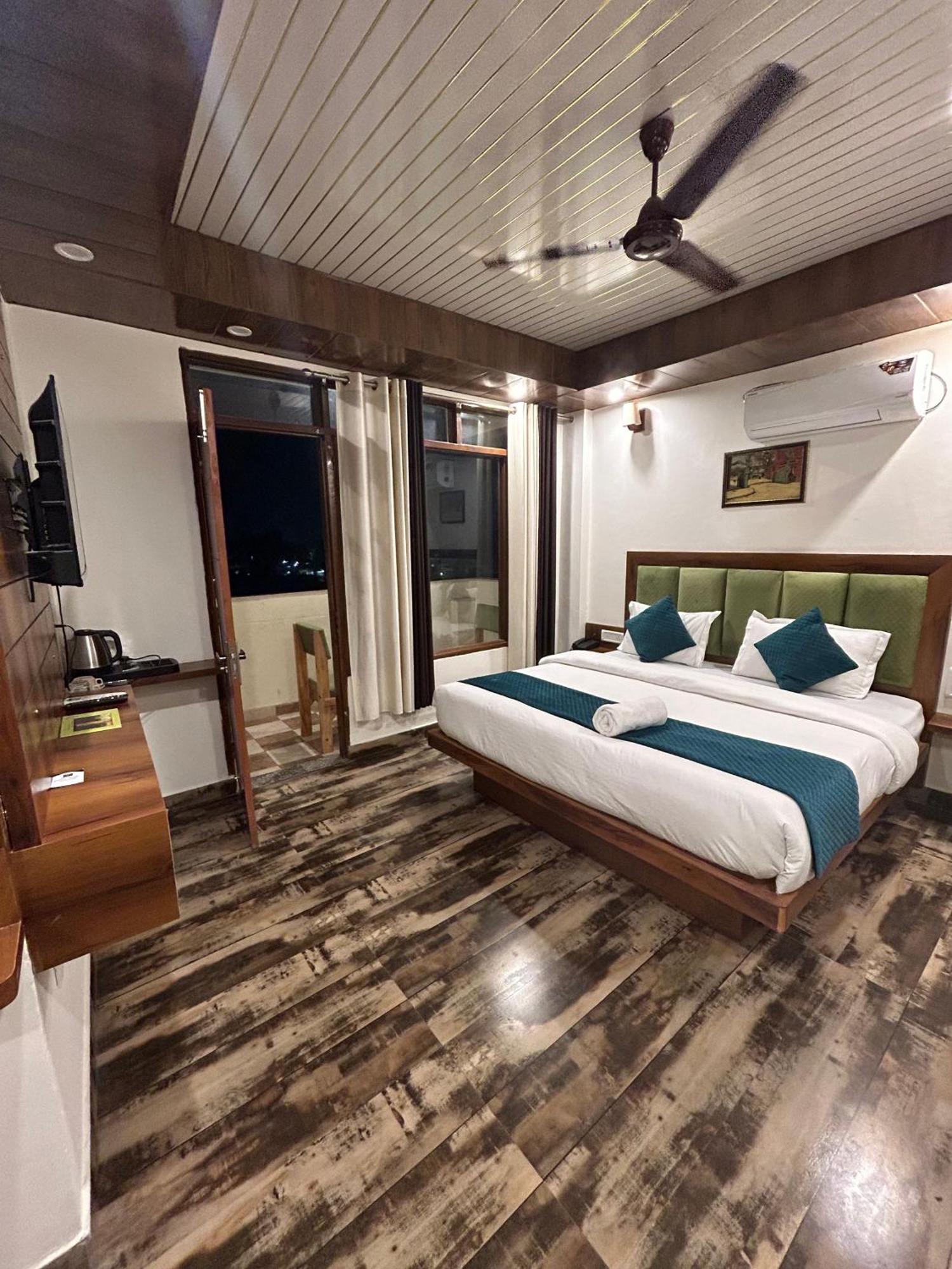 Hotel Royal Orbit By Arony Hospitality Dehradun Eksteriør billede