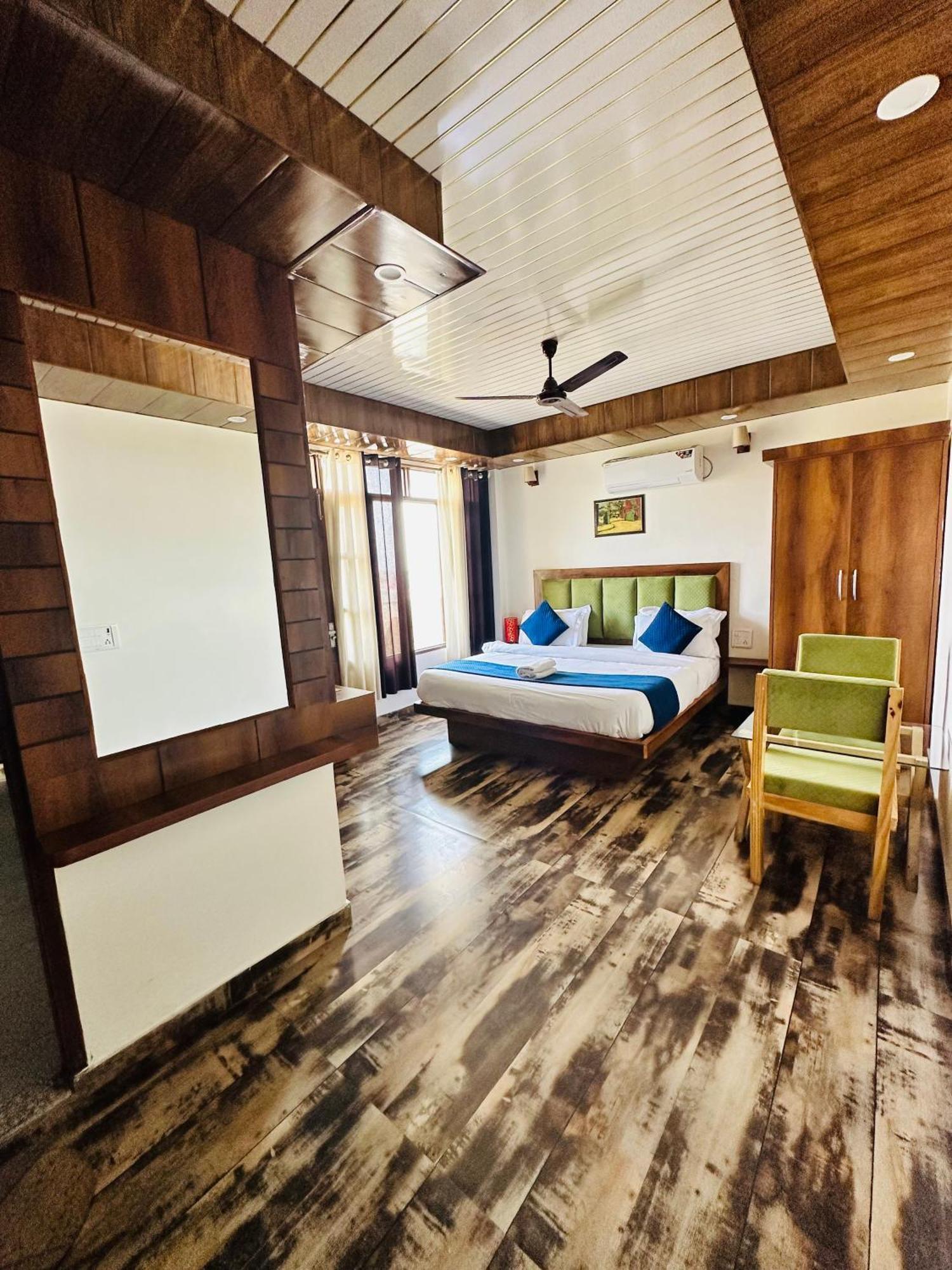 Hotel Royal Orbit By Arony Hospitality Dehradun Eksteriør billede